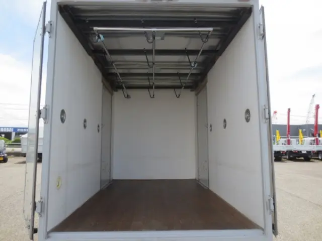 いすゞ エルフ TRG-NLR85AN(2WD)の写真10