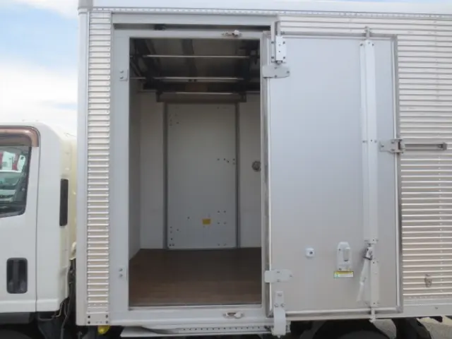 いすゞ エルフ TRG-NLR85AN(2WD)の写真12