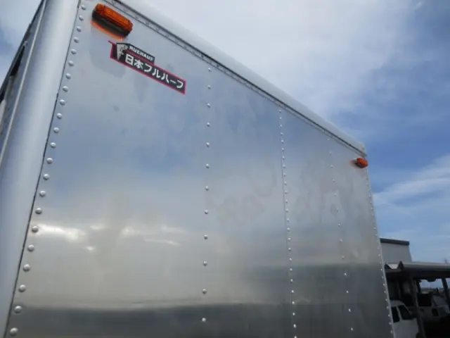 いすゞ エルフ TRG-NLR85AN(2WD)の写真19