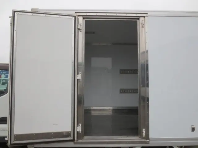 三菱 キャンター TPG-FBA00(2WD)の写真11
