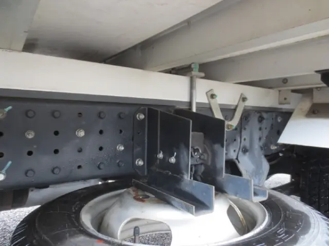 三菱 キャンター TPG-FBA00(2WD)の写真17