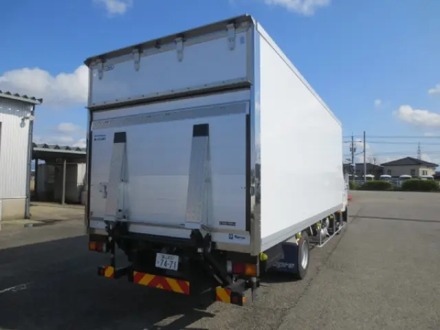 三菱 ファイター 2KG-FK62F(2WD)の写真4