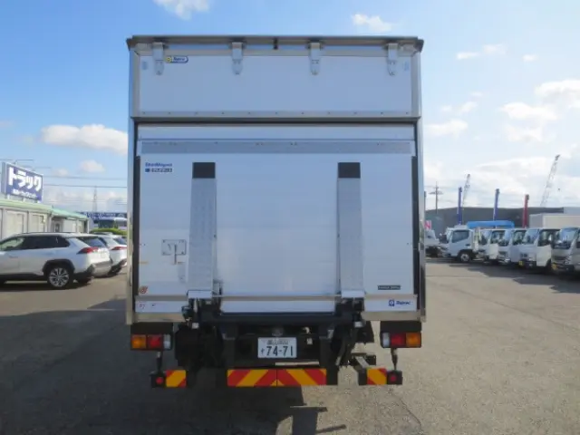 三菱 ファイター 2KG-FK62F(2WD)の写真7