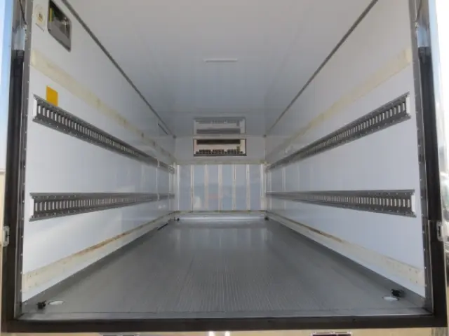 三菱 ファイター 2KG-FK62F(2WD)の写真10