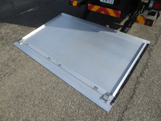 三菱 ファイター 2KG-FK62F(2WD)の写真12