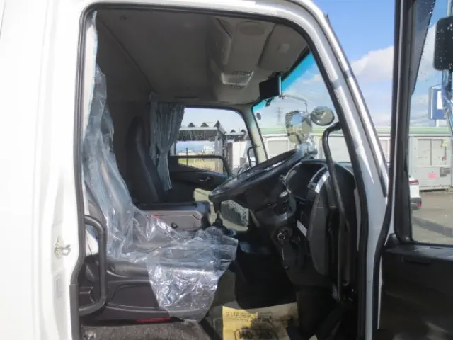 三菱 ファイター 2KG-FK62F(2WD)の写真17