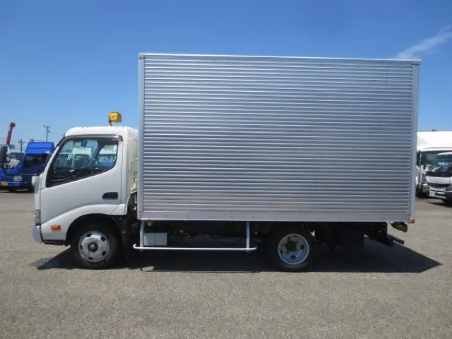 日野 デュトロ 2RG-XZU645M(2WD)の写真9