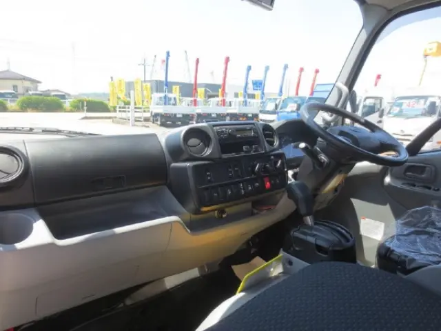 日野 デュトロ 2RG-XZU645M(2WD)の写真13