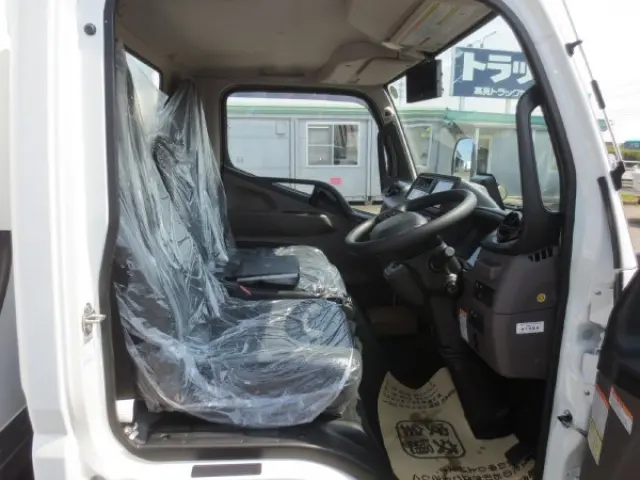 三菱 キャンター 2RG-FBA20(2WD)の写真16