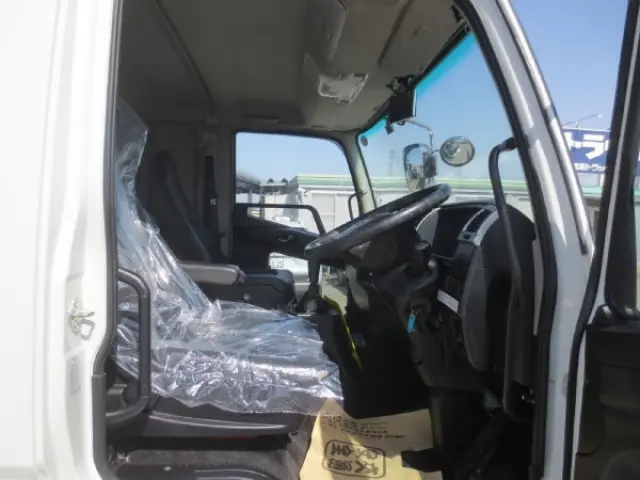 三菱 ファイター 2KG-FK62F(2WD)の写真17