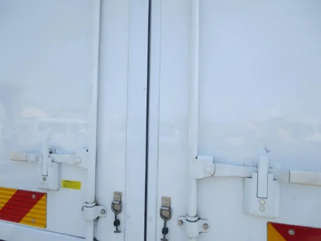 三菱 ファイター 2KG-FK62F(2WD)の写真26