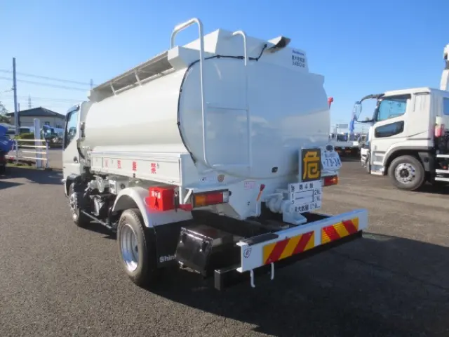 三菱 キャンター 2PG-FEA80(2WD)の写真5