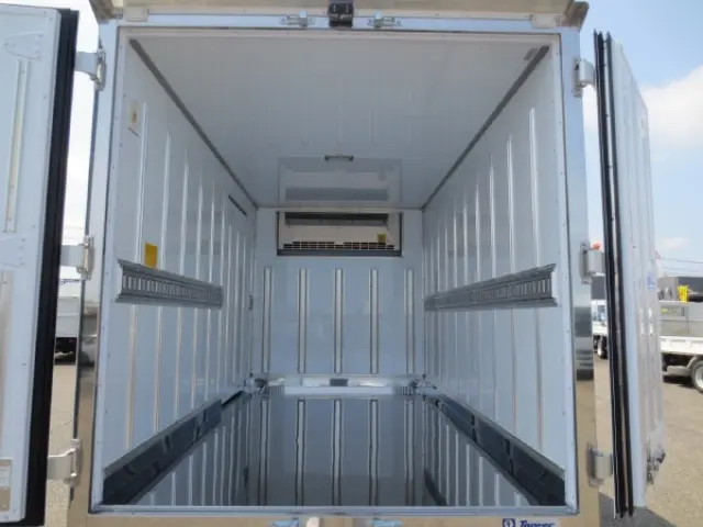 三菱 キャンター 2RG-FBAV0(2WD)の写真10