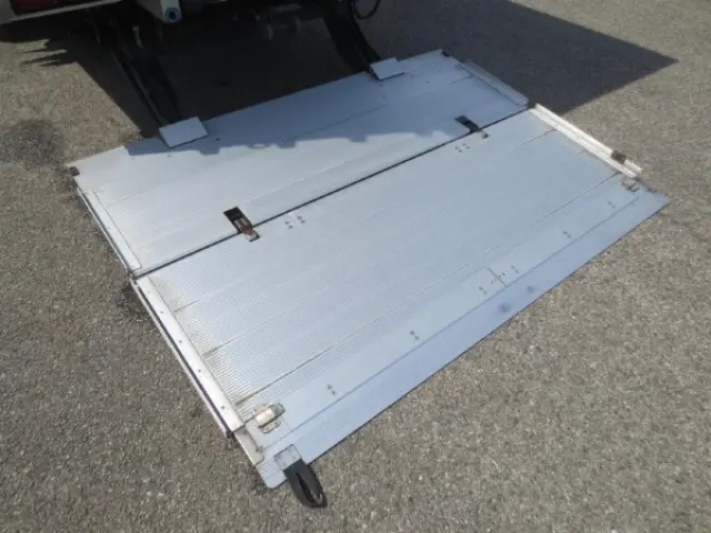 三菱 ファイター 2KG-FK75F(2WD)の写真12