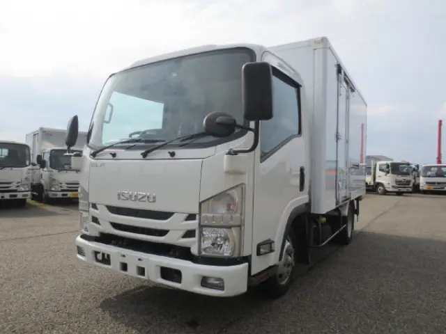 いすゞ エルフ 2RG-NLR88AN(2WD)の写真3