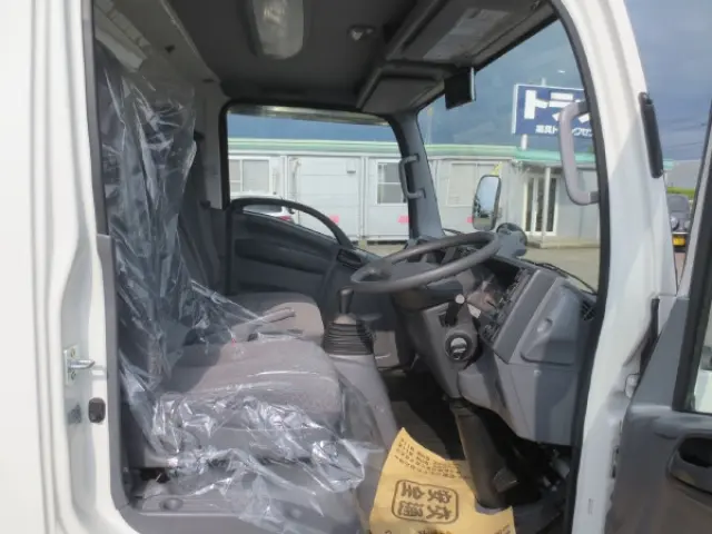 いすゞ エルフ 2RG-NLR88AN(2WD)の写真13