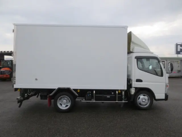 三菱 キャンター 2PG-FEAV0(2WD)の写真8