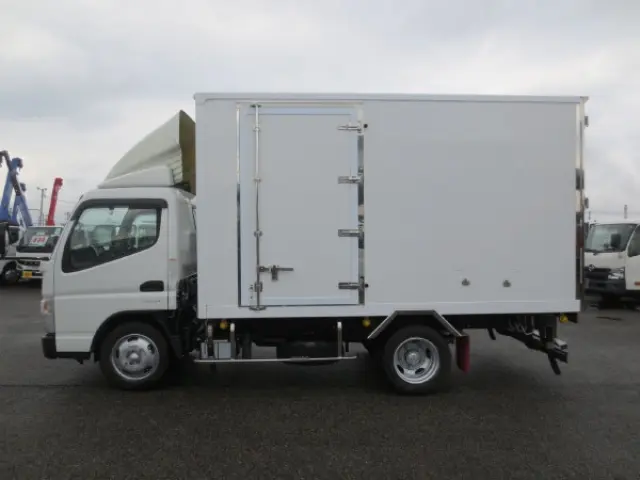 三菱 キャンター 2PG-FEAV0(2WD)の写真9