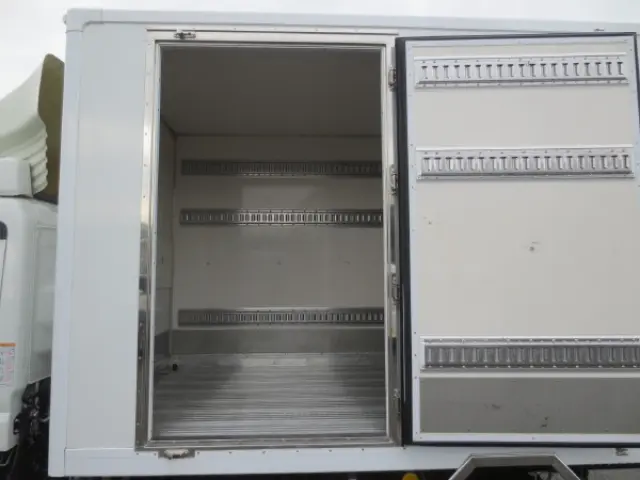 三菱 キャンター 2PG-FEAV0(2WD)の写真11