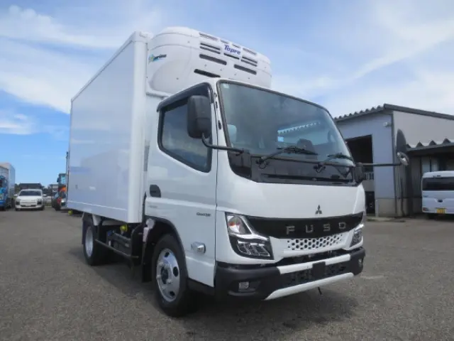 三菱 キャンター 2RG-FBAV0(2WD)の写真2