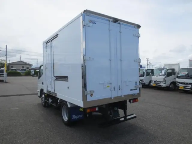 三菱 キャンター 2RG-FBAV0(2WD)の写真5