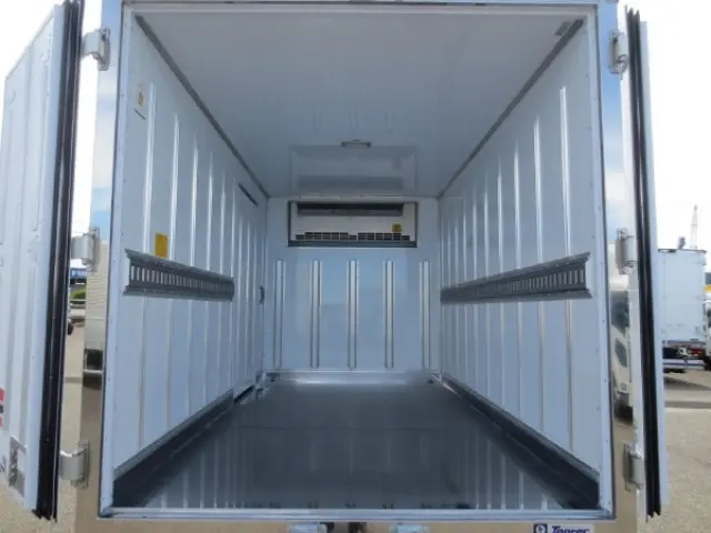 三菱 キャンター 2RG-FBAV0(2WD)の写真10