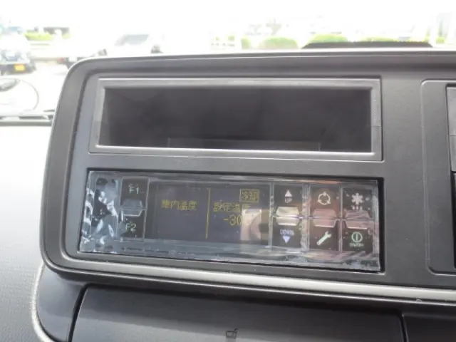 三菱 キャンター 2RG-FBAV0(2WD)の写真14