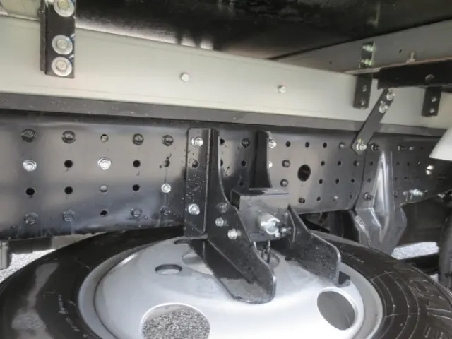 三菱 キャンター 2RG-FBAV0(2WD)の写真15