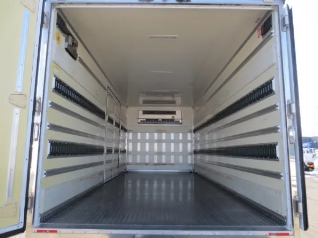 三菱 キャンター 2PG-FEB90(2WD)の写真10