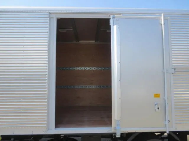 三菱 キャンター 2PG-FEB80(2WD)の写真11