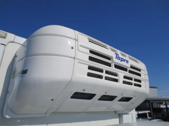 三菱 キャンター 2PG-FEB90(2WD)の写真13