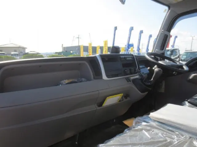 三菱 キャンター 2PG-FEB80(2WD)の写真15