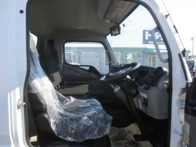 三菱 キャンター 2PG-FEB90(2WD)の写真17