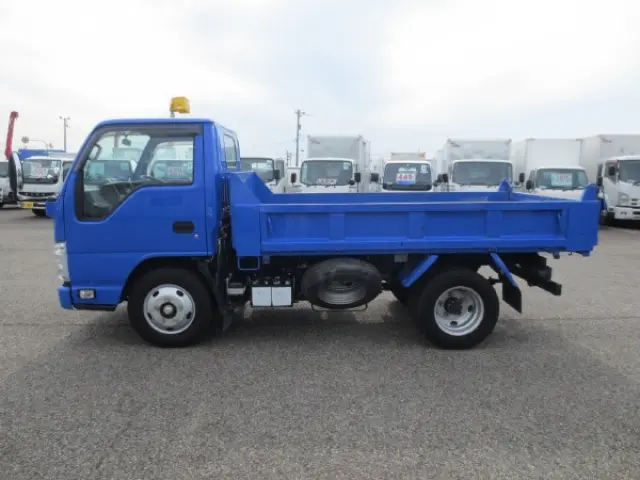 いすゞ エルフ 2RG-NKR88AD(2WD)の写真9