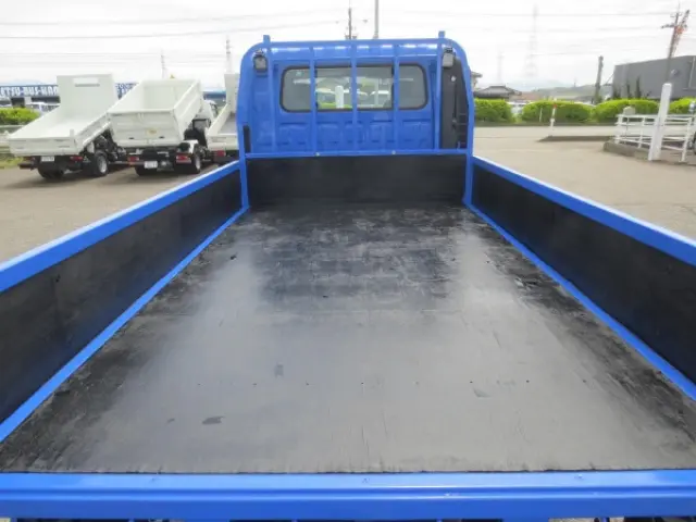 いすゞ エルフ 2RG-NPR88AR(2WD)の写真10