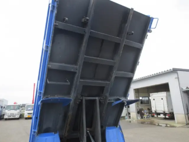 いすゞ エルフ 2RG-NKR88AD(2WD)の写真12