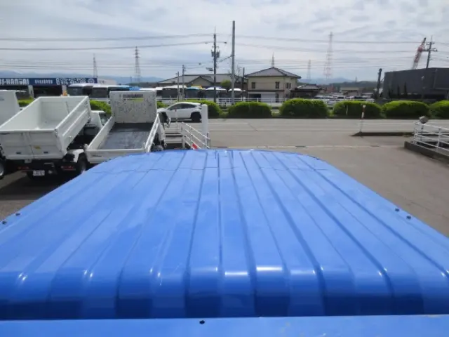 いすゞ エルフ 2RG-NPR88AR(2WD)の写真17