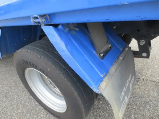 いすゞ エルフ 2RG-NKR88AD(2WD)の写真20