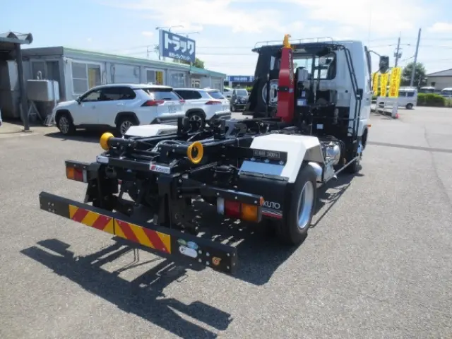 三菱 ファイター 2KG-FK72F(2WD)の写真4
