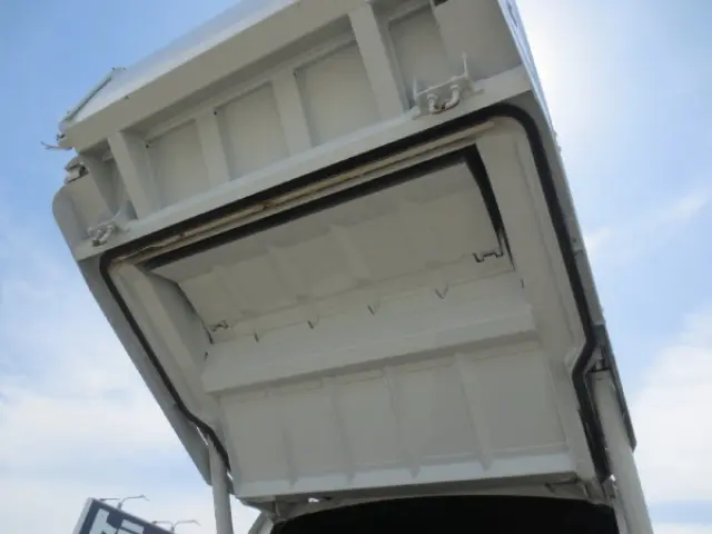 三菱 キャンター 2RG-FEAV0(2WD)の写真15