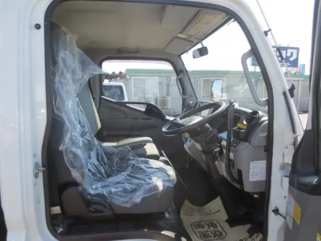 三菱 キャンター TPG-FEA50(2WD)の写真22