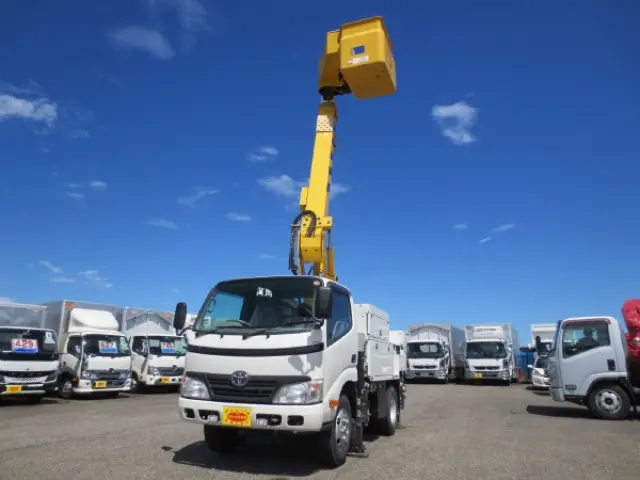 トヨタ ダイナ BKG-XZU304A(2WD)の写真1