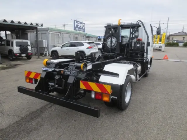 三菱 ファイター 2KG-FK72F(2WD)の写真4