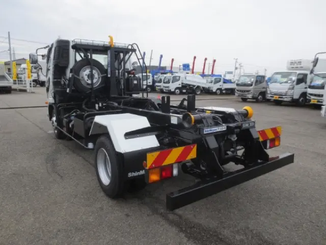 三菱 ファイター 2KG-FK72F(2WD)の写真5