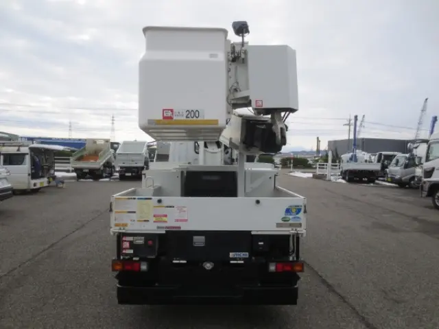 三菱 キャンター TPG-FEA50(2WD)の写真7