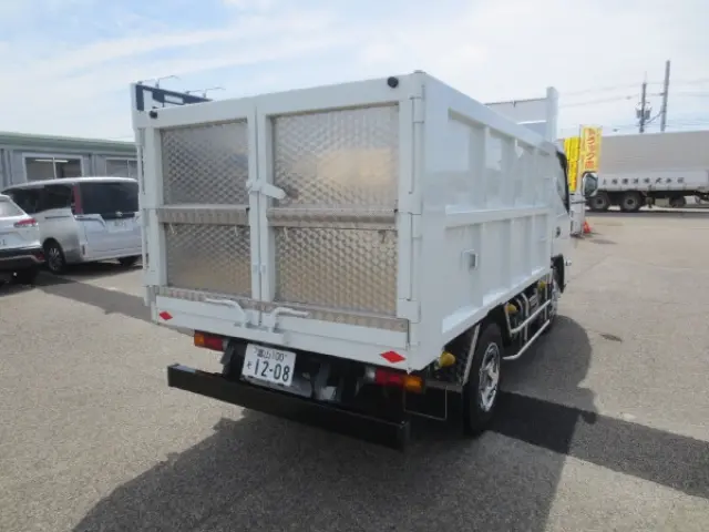 三菱 キャンター 2RG-FBA60(2WD)の写真4