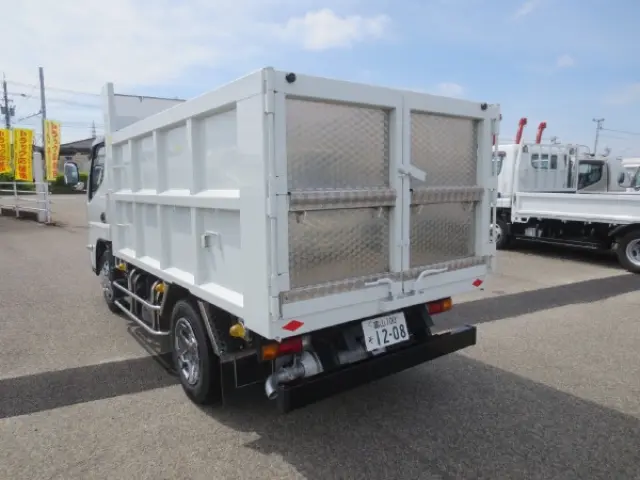 三菱 キャンター 2RG-FBA60(2WD)の写真5