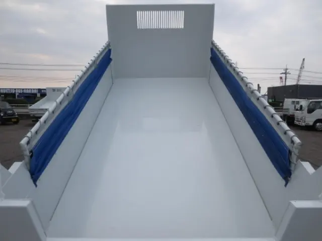 三菱 キャンター 2RG-FBA60(2WD)の写真10