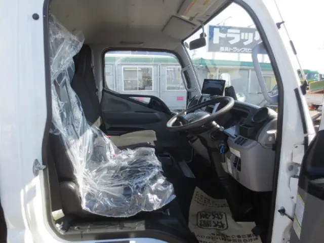 三菱 キャンター 2RG-FEA20(2WD)の写真12