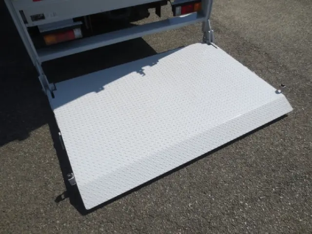 三菱 キャンター 2RG-FBA20(2WD)の写真12